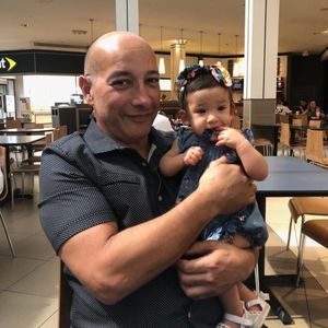 Meet your Posher, Carlos